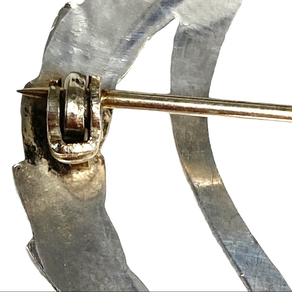 Vintage Sterling Silver Brooch Pin With The Monogram “V” 1 ¼ Inches - Picture 5 of 5